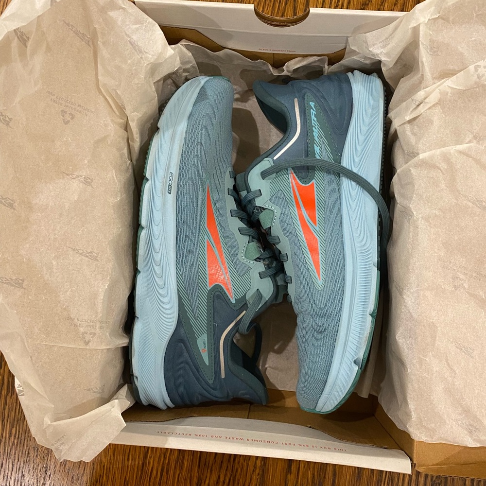 Altra Torin 6 Road Running shoes, women’s size 9, dusty teal